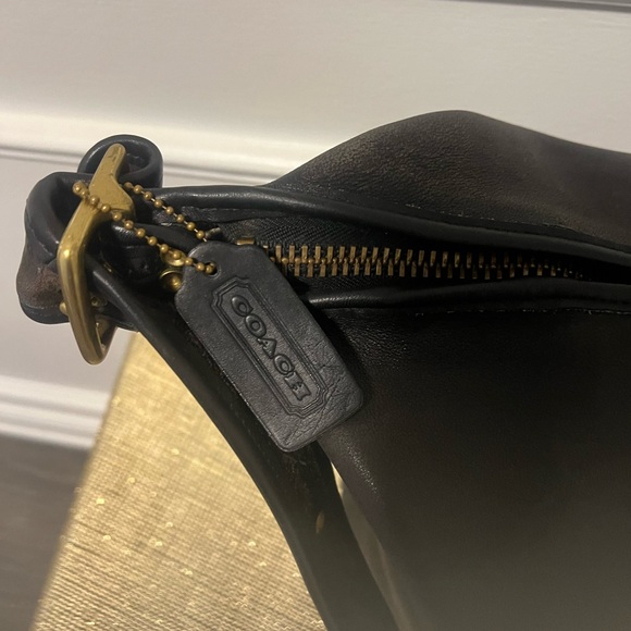 Vintage Large Coach Black Leather Bag with Brass Details.. - Picture 2 of 8